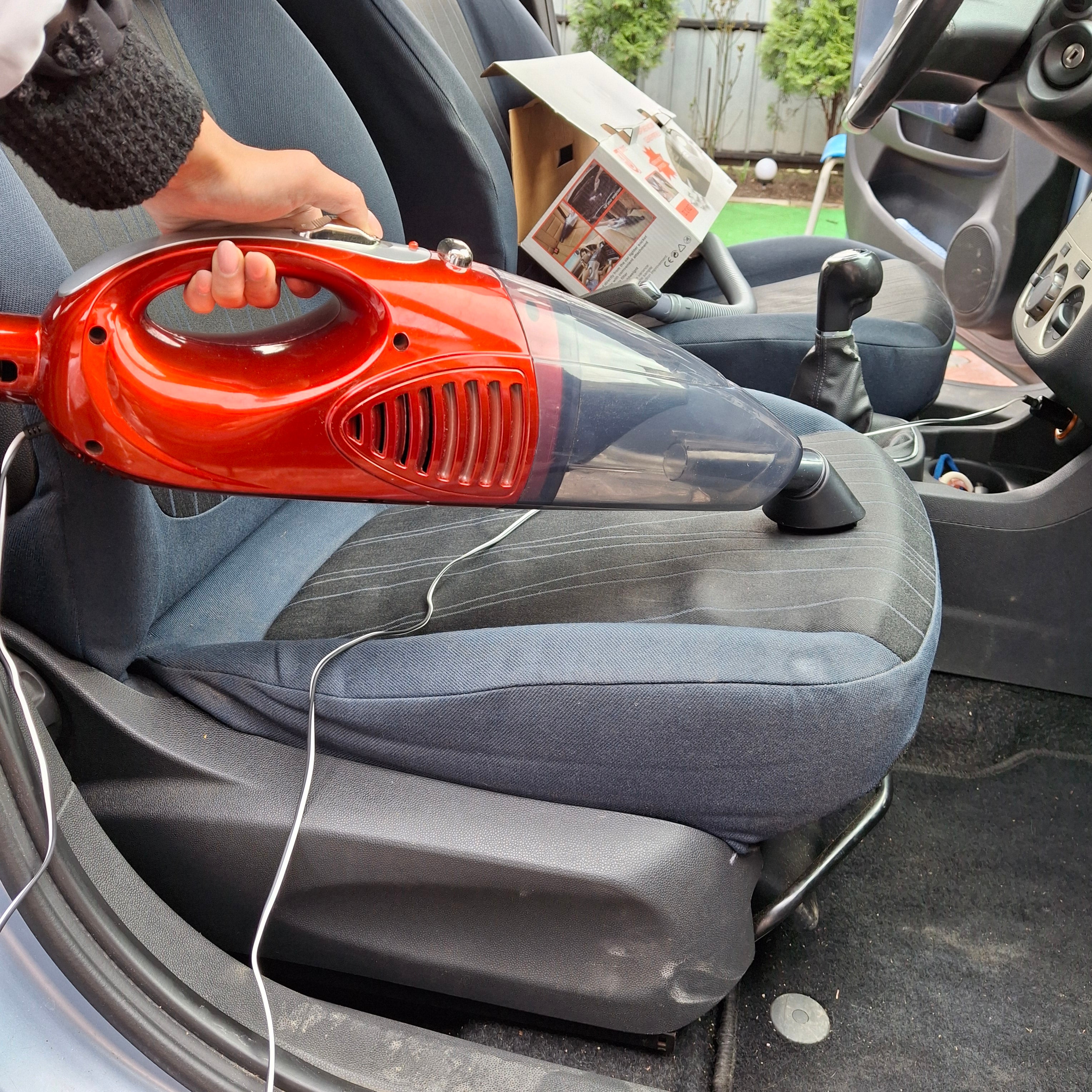OFERTA CU CADOU - Aspirator Auto cu Accesorii + CADOU Organizator Auto, Suport Tabletă, 3 Buzunare | JK-013 + D5147