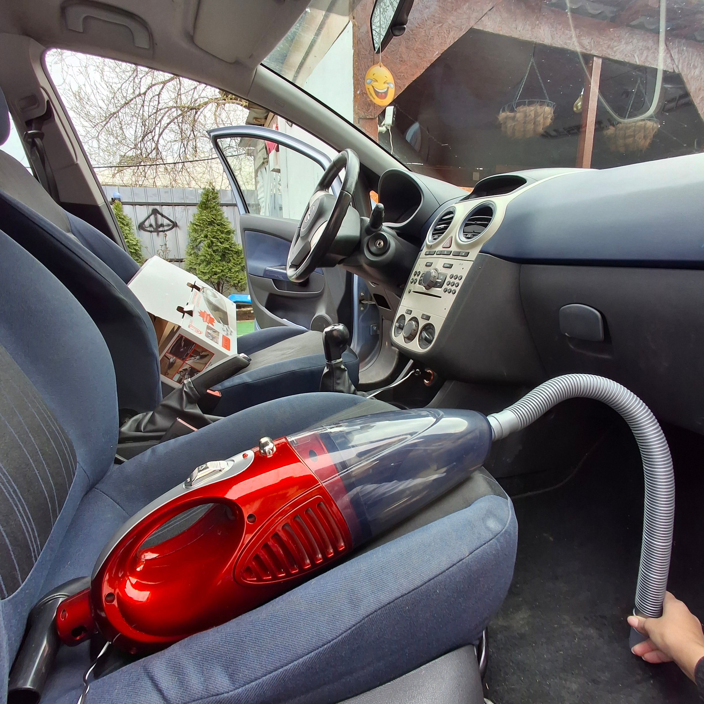 OFERTA CU CADOU - Aspirator Auto cu Accesorii + CADOU Organizator Auto, Suport Tabletă, 3 Buzunare | JK-013 + D5147